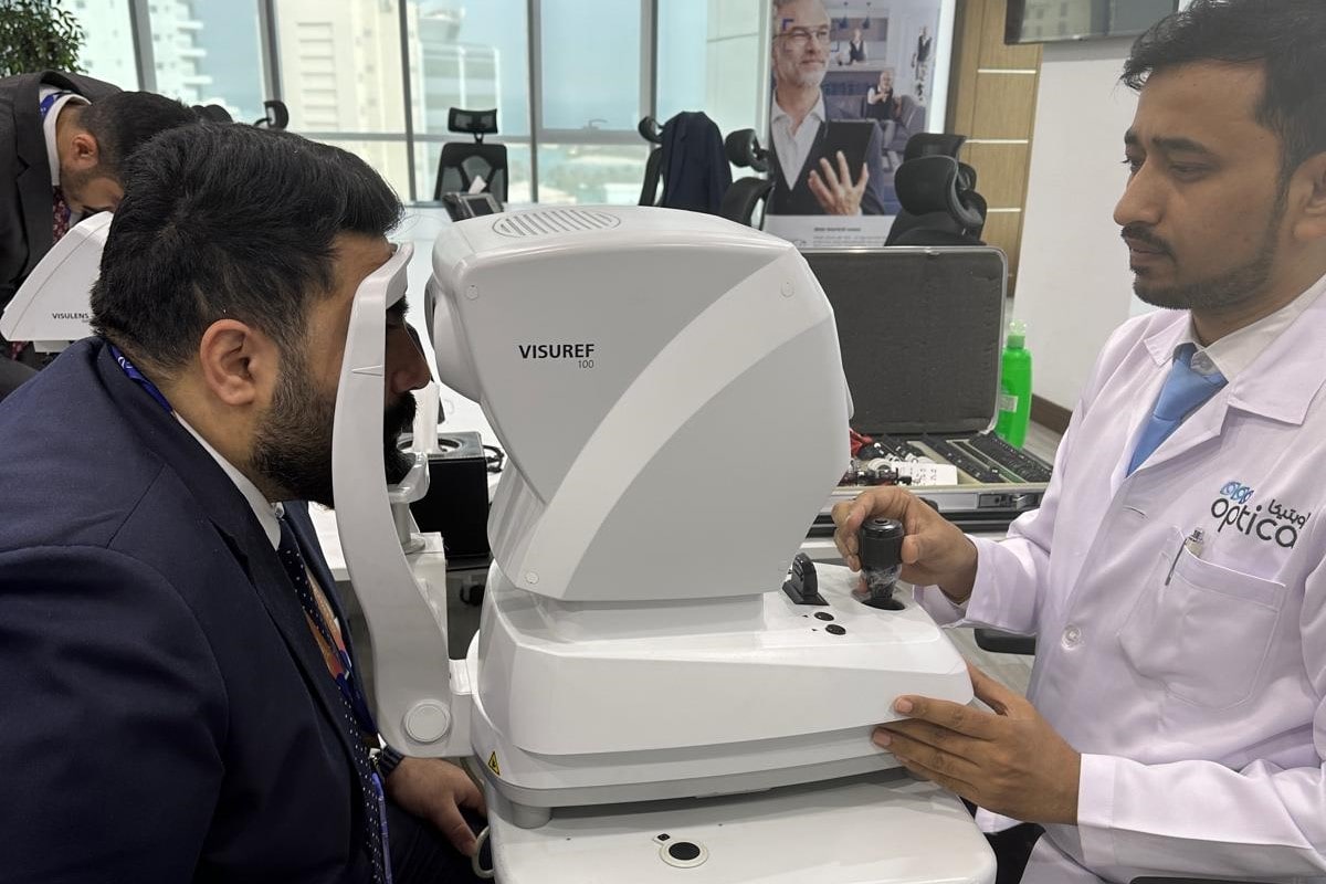 Eye checkup with Optica